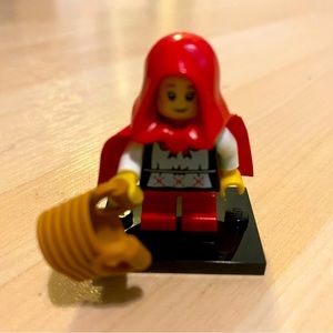 Lego minifigure series 7 Little red riding hood